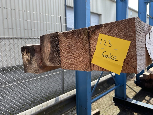 Ca. 4x douglas balken fijnbezaagd, 150x150mm, lengte 300cm - afbeelding 3 van  3