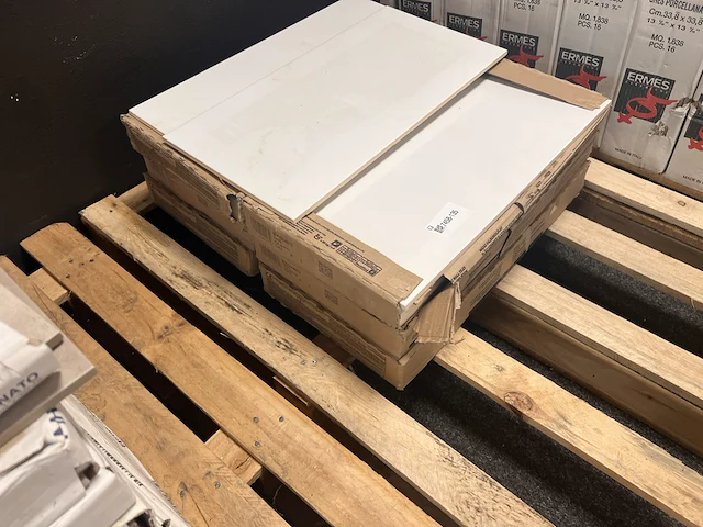 Ca. 5 m² wandtegels - afbeelding 1 van  3