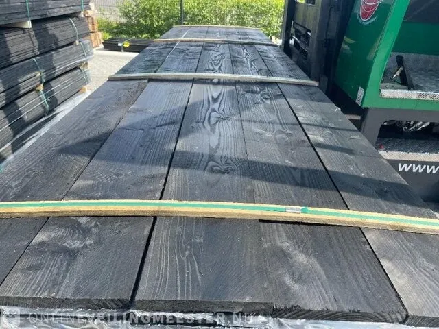 Ca. 50 douglas planken zwart gecoat , 22x200mm, lengte 400cm - afbeelding 1 van  4