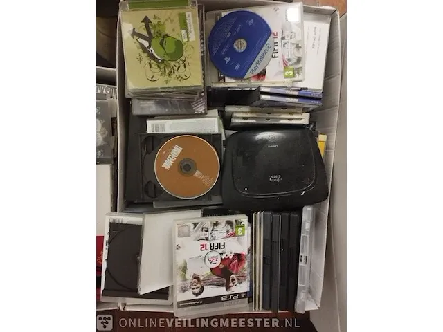 Ca. 500x cd's/dvd's + kerstboom + decormateriaal - afbeelding 4 van  4