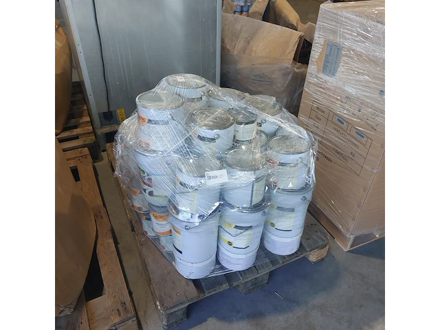 Ca. 50x diverse 2k coatings, primer en grondverf - afbeelding 1 van  3