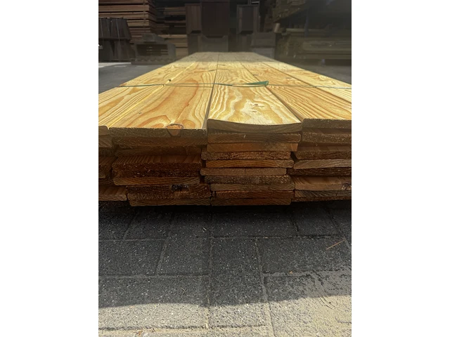 Ca. 50x douglas planken geschaafd - afbeelding 2 van  3