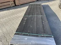 Ca. 50x douglas planken zwart gecoat, 22x200mm, lengte 400cm - afbeelding 1 van  3