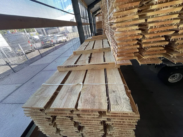 Ca. 50x douglas schaaldelen, 22x225mm, lengte 500cm - afbeelding 1 van  3