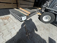Ca. 50x douglas veer en groef zwart gecoat, 18x190mm, lengte 400cm - afbeelding 2 van  3