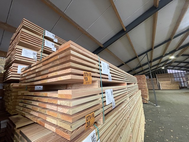 Ca. 50x douglas vlonderplanken, 25x140mm, lengte 400cm - afbeelding 4 van  4
