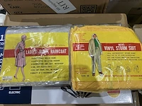 Ca. 50x regenkleding - afbeelding 1 van  5
