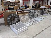 Ca. 50x wandklok o.a. riverdale, kensington, meerdere kleuren
