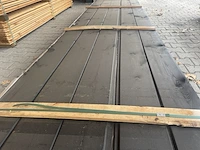 Ca. 50x wisselsponning/halfhoutsrabat zwart gecoat, 18x190mm, lengte 400cm - afbeelding 1 van  3