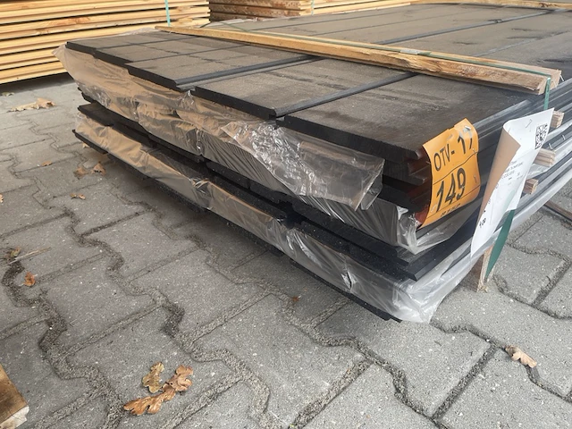 Ca. 50x wisselsponning/halfhoutsrabat zwart gecoat, 18x190mm, lengte 400cm - afbeelding 3 van  3