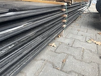 Ca. 50x wisselsponning/halfhoutsrabat zwart gecoat, 18x190mm, lengte 500cm - afbeelding 2 van  3