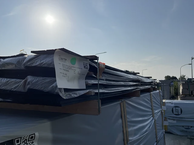 Ca. 50x zweeds rabat zwart gecoat, 16x195mm, lengte 400cm - afbeelding 2 van  3