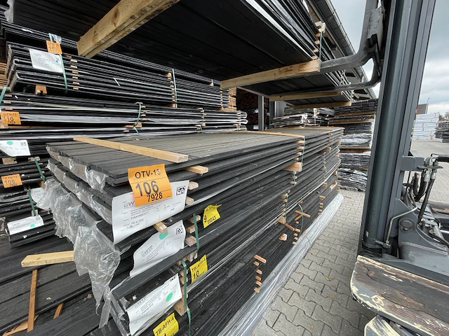 Ca. 50x zweeds rabat zwart gecoat, 16x195mm, lengte 400cm - afbeelding 2 van  3