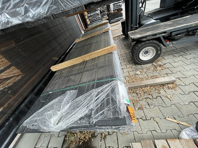 Ca. 50x zweeds rabat zwart gecoat, 16x195mm, lengte 480cm - afbeelding 1 van  3