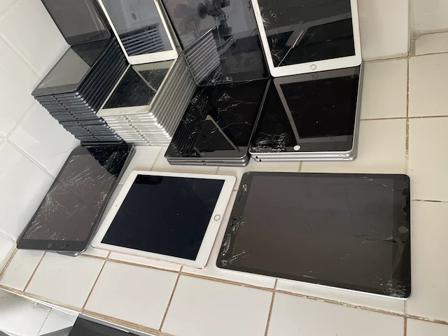 Ca. 51x ipad, apple - afbeelding 7 van  7
