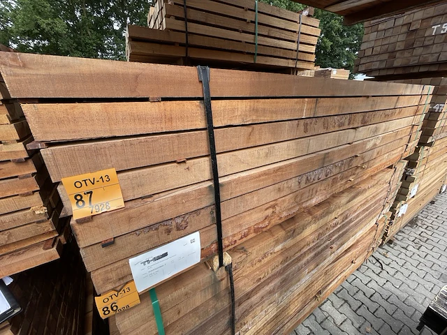 Ca. 52x massaranduba palen fijnbezaagd, 70x70mm, lengte 275cm - afbeelding 3 van  3