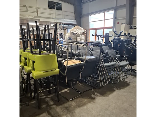 Ca. 53x diverse stoelen, o.a interstuhl - afbeelding 5 van  7