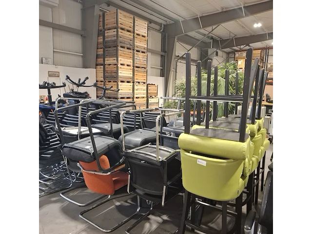 Ca. 53x diverse stoelen, o.a interstuhl - afbeelding 7 van  7