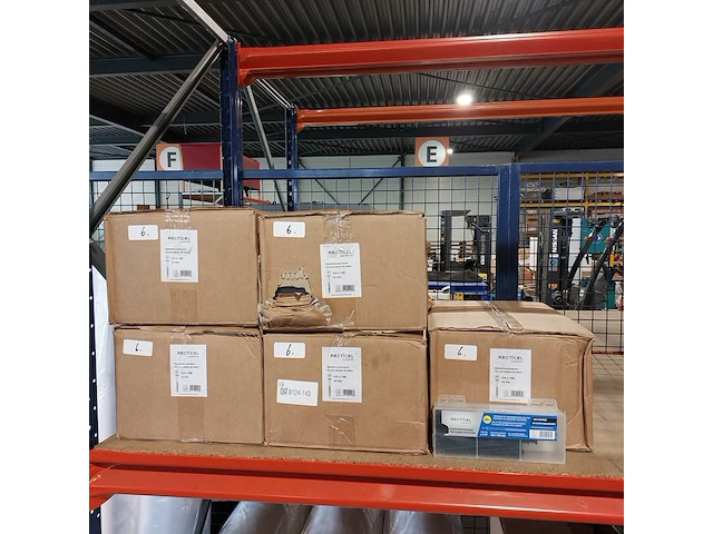 Ca. 5400x gipsplaat schroeven 4.8x140 in 90x doos - afbeelding 1 van  3