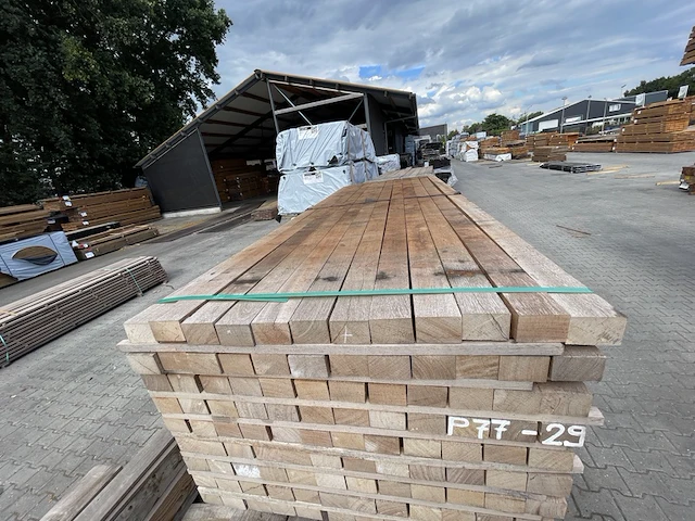 Ca. 54x angelim pedra regels fijnbezaagd, 52x75mm, lengte 275cm - afbeelding 1 van  3