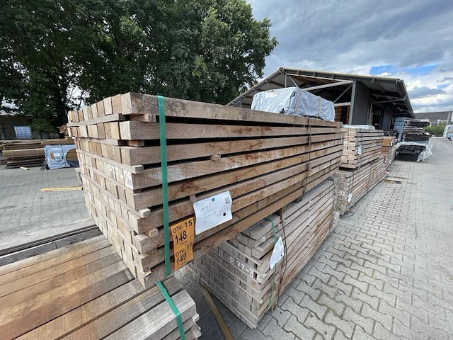 Ca. 54x angelim pedra regels fijnbezaagd, 52x75mm, lengte 275cm - afbeelding 2 van  3