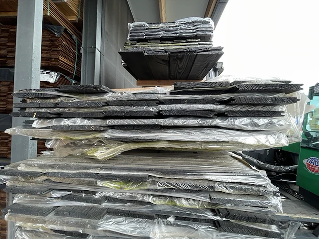 Ca. 54x douglas veer en groef zwart gecoat, 18x190mm, lengte 500cm - afbeelding 3 van  3