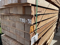 Ca. 54x guyana teak palen fijnbezaagd, 100x100mm, lengte 300cm - afbeelding 4 van  4