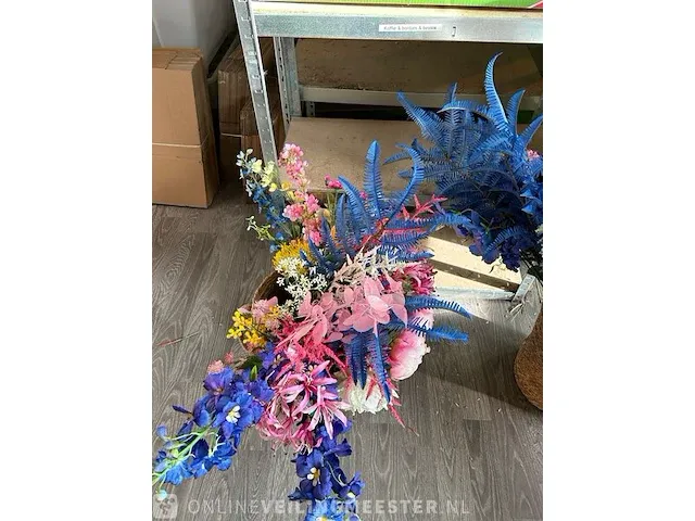Ca. 550x zijden bloemen , bouwjaar 2023 - afbeelding 2 van  9