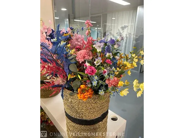 Ca. 550x zijden bloemen , bouwjaar 2023 - afbeelding 3 van  9