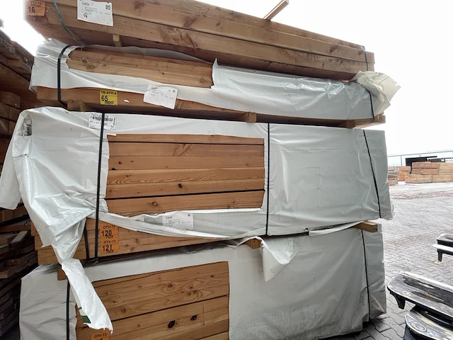 Ca. 55x douglas balken geschaafd, 90x90mm, lengte 300cm - afbeelding 4 van  4