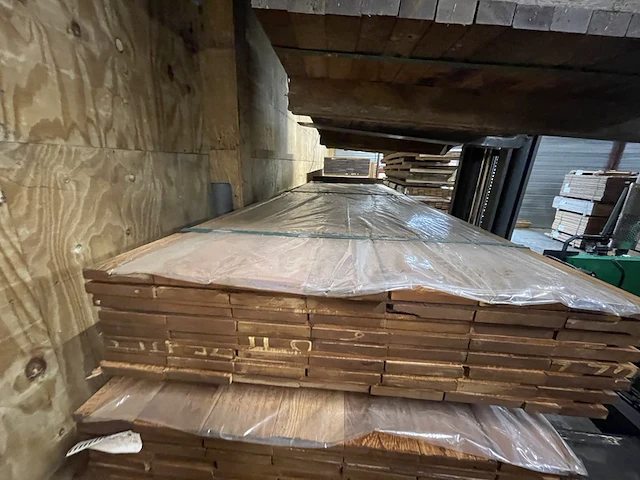 Ca. 56x angelim pedra planken geschaafd, 21x145mm, lengte 340cm - afbeelding 1 van  3