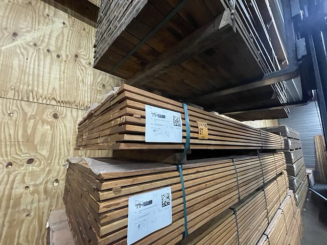Ca. 56x angelim pedra planken geschaafd, 21x145mm, lengte 340cm - afbeelding 2 van  3