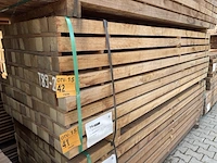 Ca. 56x guyana teak palen fijnbezaagd, 70x70mm, lengte 275cm - afbeelding 4 van  4