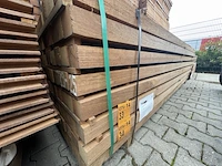 Ca. 56x massaranduba palen fijnbezaagd , 68x68mm, lengte 305cm - afbeelding 2 van  4