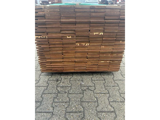 Ca. 57x guyana ipé planken geschaafd, 21x145mm, lengte 185cm - afbeelding 3 van  4
