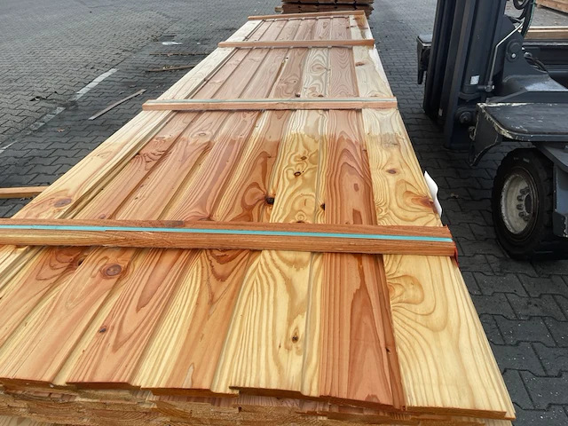 Ca. 58x douglas halfhoutsrabat, 18x140mm, lengte 400cm - afbeelding 1 van  3