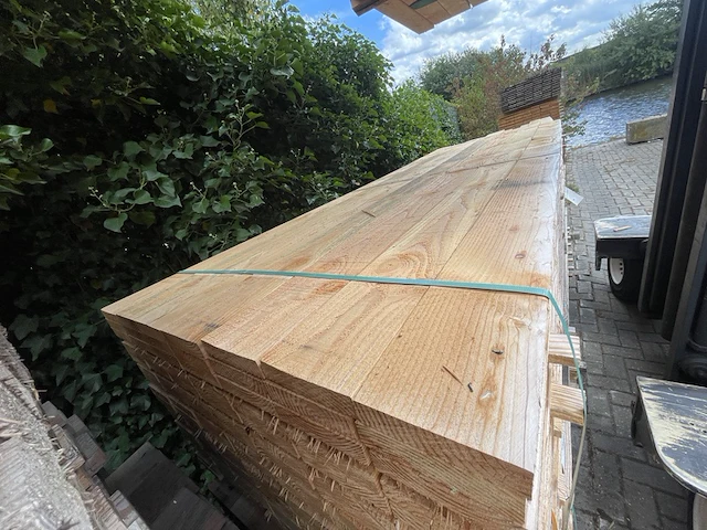 Ca. 59x douglas planken fijnbezaagd, 32x150mm, lengte 300cm - afbeelding 1 van  3