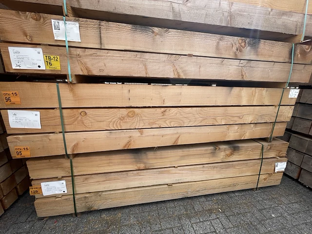 Ca. 5x douglas balken fijnbezaagd, 200x200mm, lengte 300cm - afbeelding 4 van  4