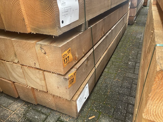Ca. 5x douglas balken fijnbezaagd, 200x200mm, lengte 300cm - afbeelding 4 van  4