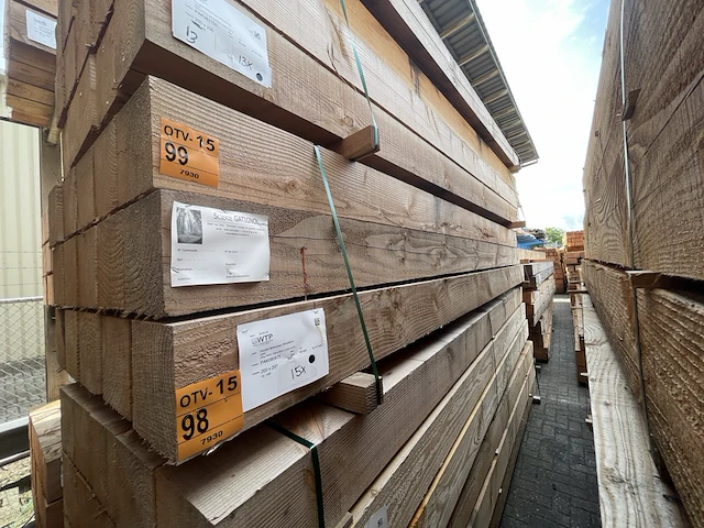 Ca. 5x douglas balken fijnbezaagd, 200x200mm, lengte 400cm - afbeelding 4 van  4