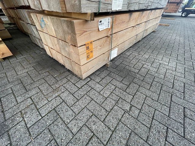 Ca. 5x douglas balken fijnbezaagd, 200x200mm, lengte 400cm - afbeelding 4 van  4