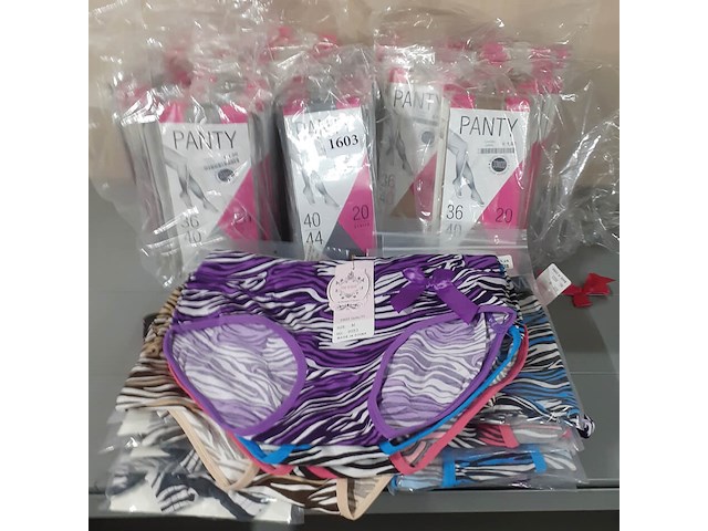 Ca 60 paar panty's en diverse damesslips (d1603) - afbeelding 1 van  3