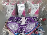 Ca 60 paar panty's en diverse damesslips (d1603) - afbeelding 2 van  3