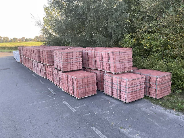 Ca. 600 m2 betonstraatstenen - afbeelding 1 van  7