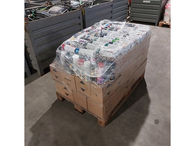 Ca. 600x diverse spuitbussen - afbeelding 2 van  7