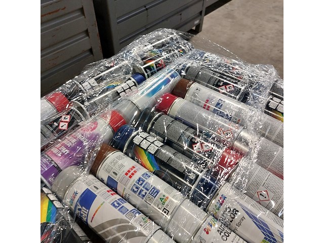 Ca. 600x diverse spuitbussen - afbeelding 6 van  7