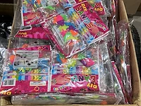Ca. 600x loomband/ armband bedeltjes - afbeelding 1 van  4