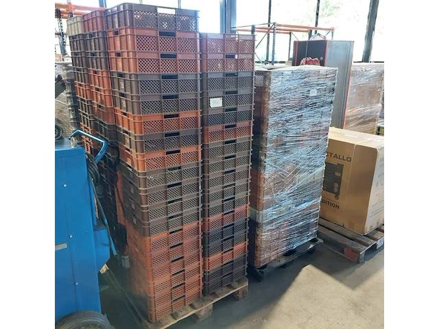 Ca. 600x stapelbare bakken - afbeelding 4 van  6