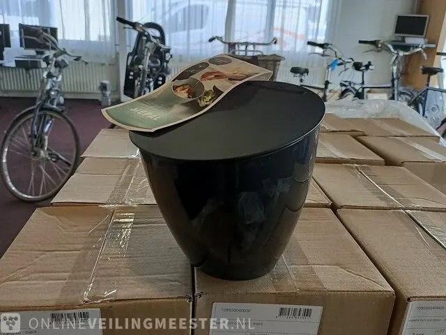 Ca. 60x doos a 3x kunststof afvalbakje met klep mepal, diverse kleuren - afbeelding 2 van  6