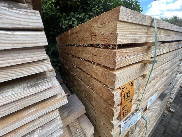 Ca. 60x douglas planken fijnbezaagd, 32x150mm, lengte 300cm - afbeelding 3 van  3